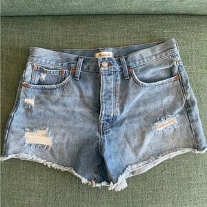 NWOT Madewell cutoff denim shorts - size 29